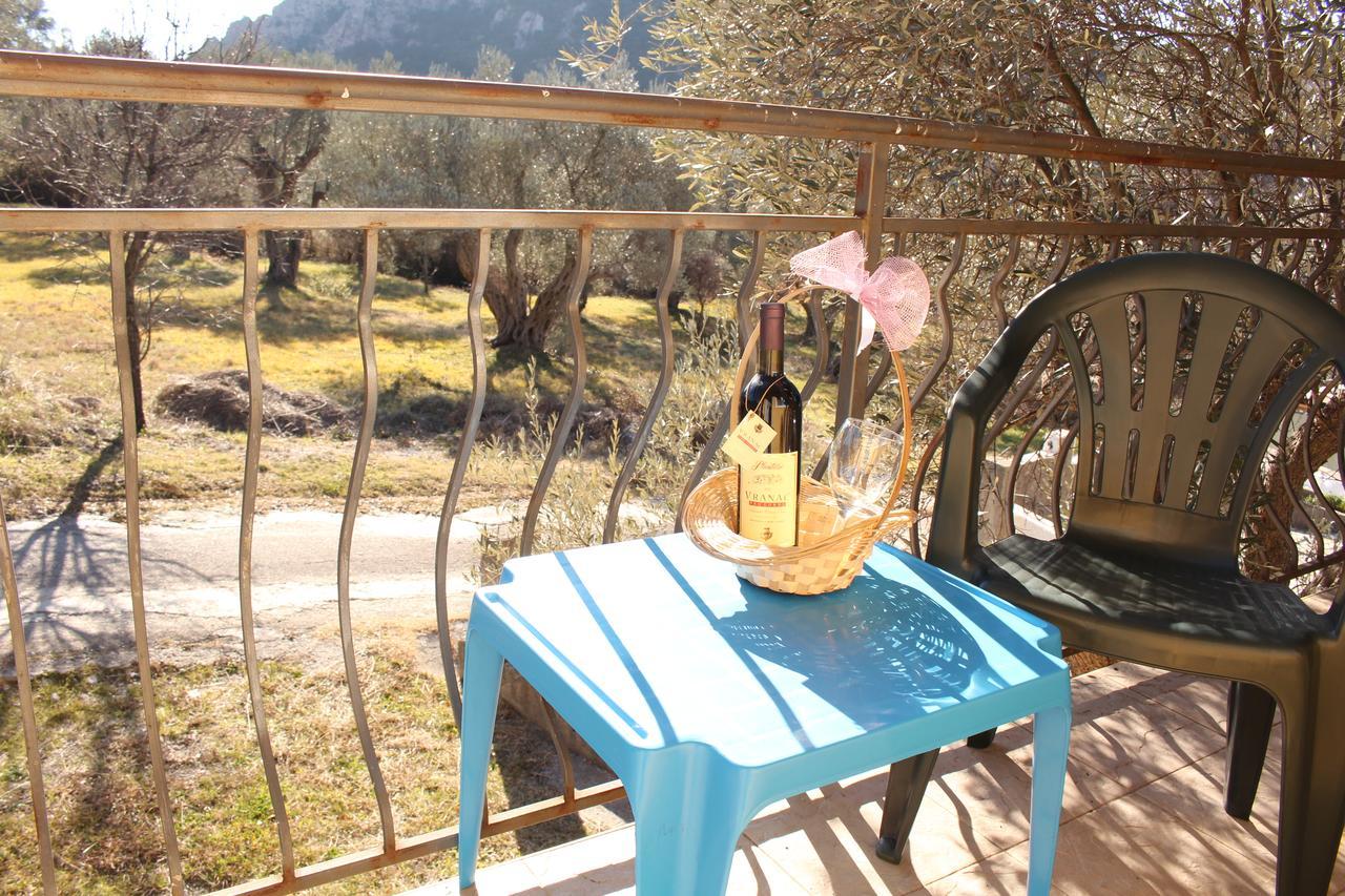 Apartments Todorovic Petrovac Екстер'єр фото
