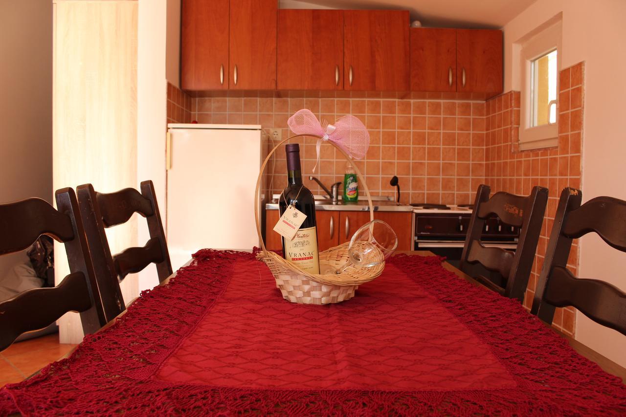 Apartments Todorovic Petrovac Екстер'єр фото